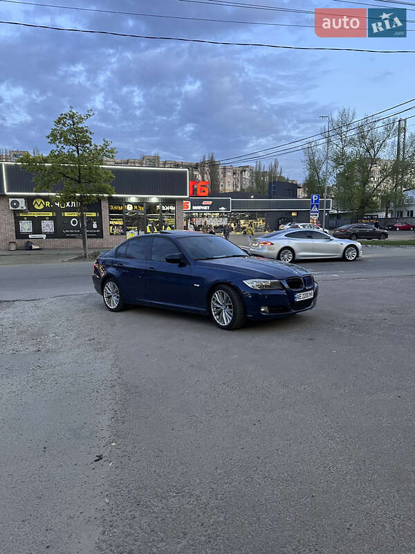 Седан BMW 3 Series 2011 в Каменском фото Седан BMW 3 Series 2011 в Каменском