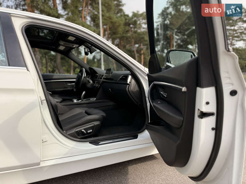 Седан BMW 3 Series 2017 в Киеве