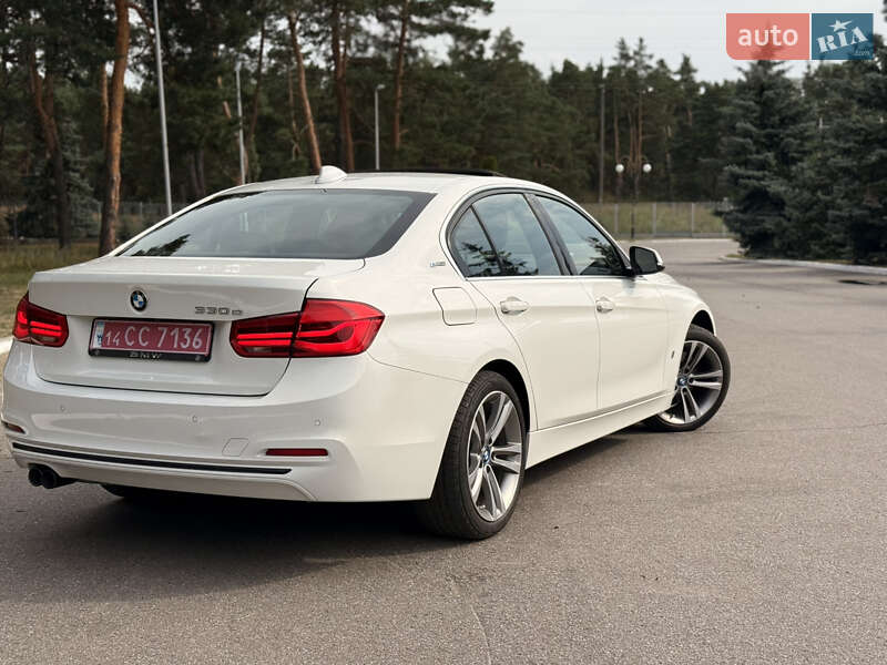 Седан BMW 3 Series 2017 в Киеве