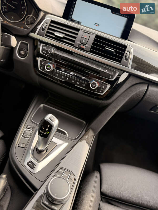 Седан BMW 3 Series 2017 в Киеве
