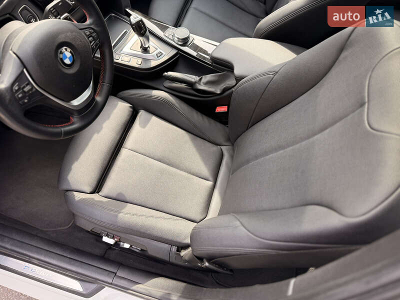 Седан BMW 3 Series 2017 в Киеве