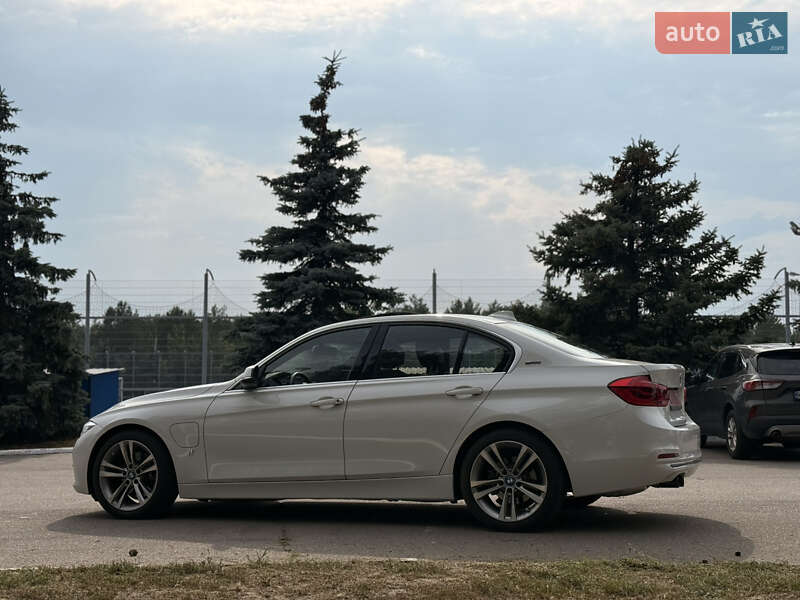 Седан BMW 3 Series 2017 в Киеве