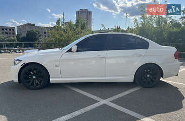 Седан BMW 3 Series 2011 в 