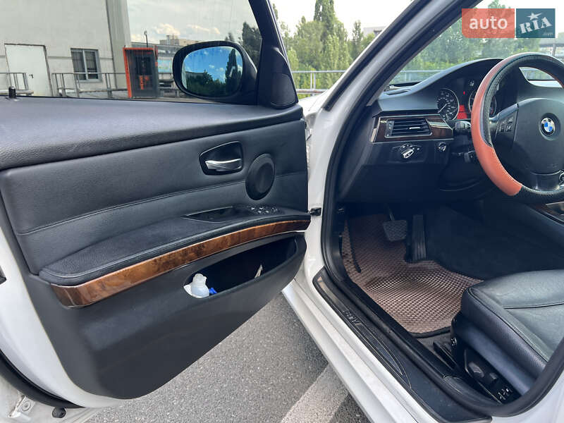 Седан BMW 3 Series 2011 в Киеве