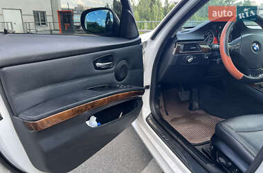 Седан BMW 3 Series 2011 в 