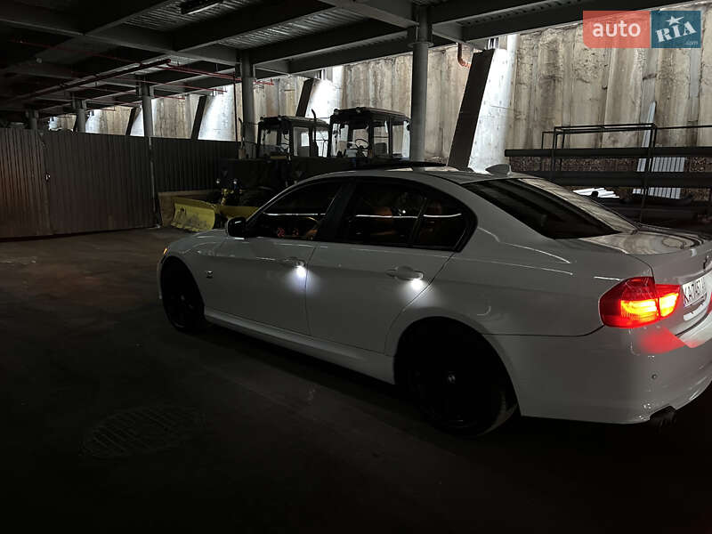 Седан BMW 3 Series 2011 в Киеве