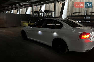 Седан BMW 3 Series 2011 в 