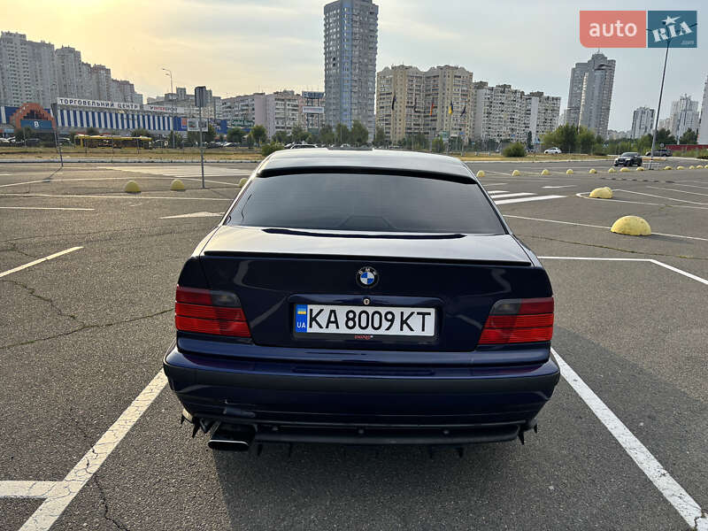 Седан BMW 3 Series 1996 в Киеве
