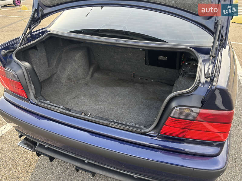 Седан BMW 3 Series 1996 в Киеве