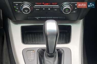 Седан BMW 3 Series 2011 в 