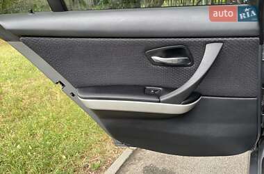 Седан BMW 3 Series 2011 в 