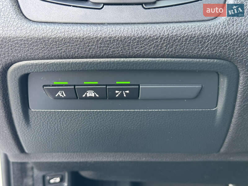 Седан BMW 3 Series 2017 в Києві