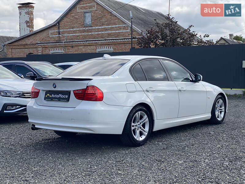 Седан BMW 3 Series 2009 в Луцке