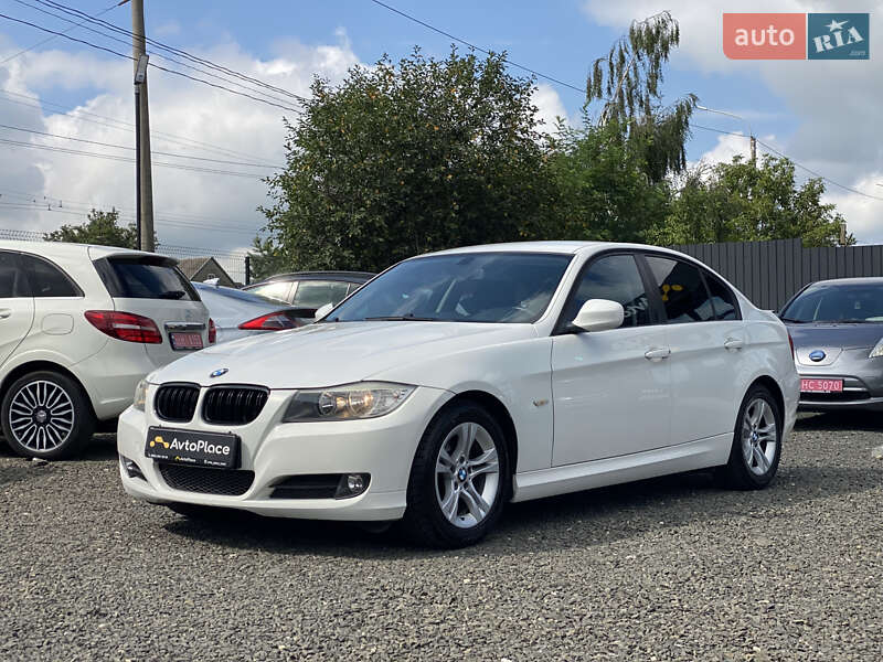 Седан BMW 3 Series 2009 в Луцке