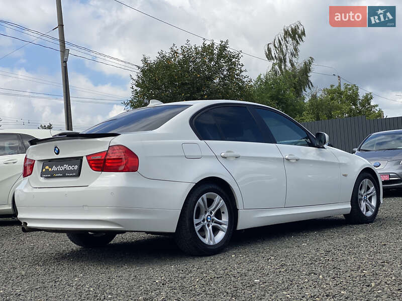 Седан BMW 3 Series 2009 в Луцке