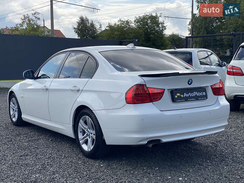 Седан BMW 3 Series 2009 в Луцке