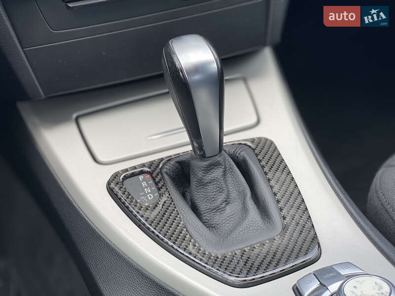 Седан BMW 3 Series 2009 в Луцке