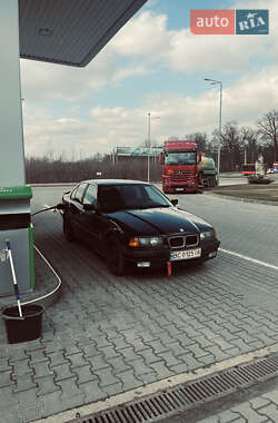 Седан BMW 3 Series 1995 в Львові
