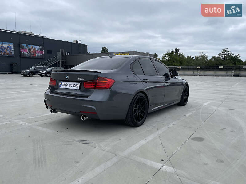 Седан BMW 3 Series 2015 в Киеве