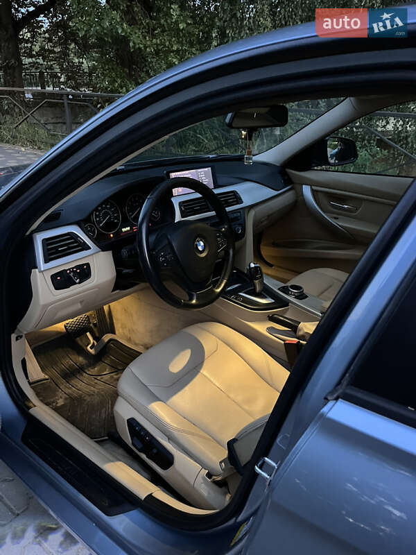 Седан BMW 3 Series 2012 в Косове