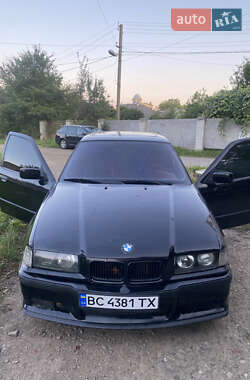 Седан BMW 3 Series 1991 в Стрию