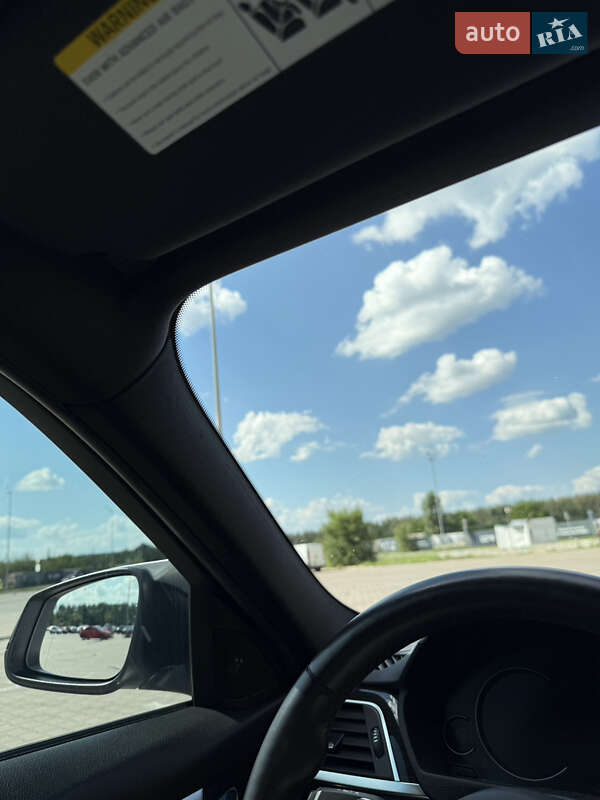 Седан BMW 3 Series 2017 в Киеве