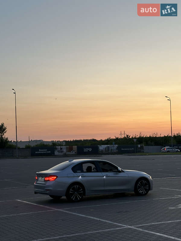 Седан BMW 3 Series 2017 в Киеве
