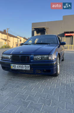 Седан BMW 3 Series 1992 в Виннице