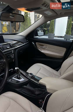 Седан BMW 3 Series 2013 в 