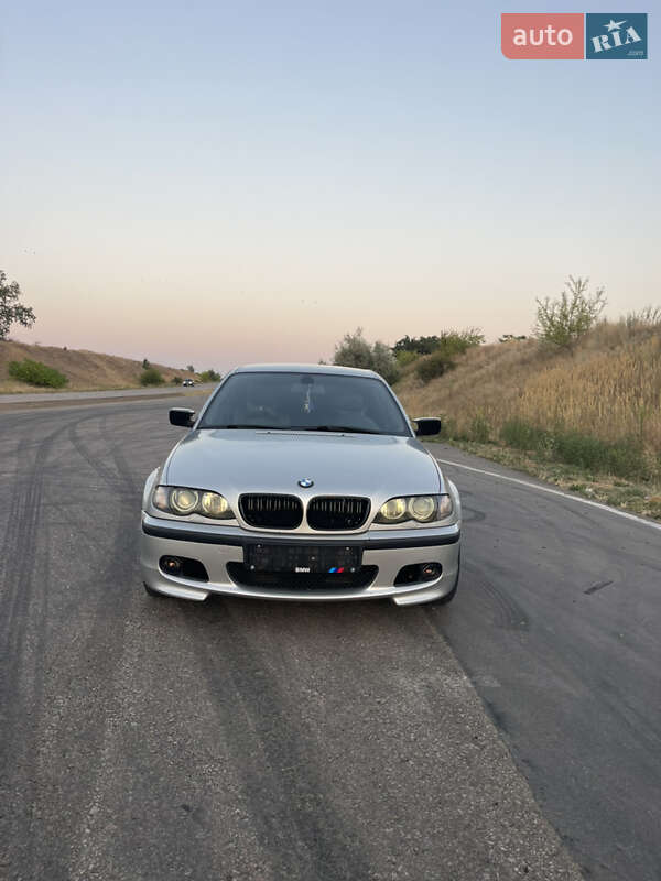 BMW 3 Series 2003