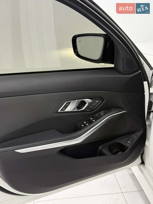 Седан BMW 3 Series 2019 в Одесі