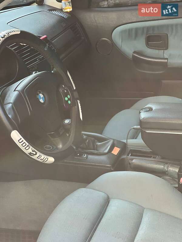 Седан BMW 3 Series 1996 в Шептицькому