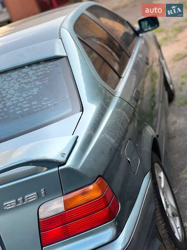 Седан BMW 3 Series 1996 в Шептицькому