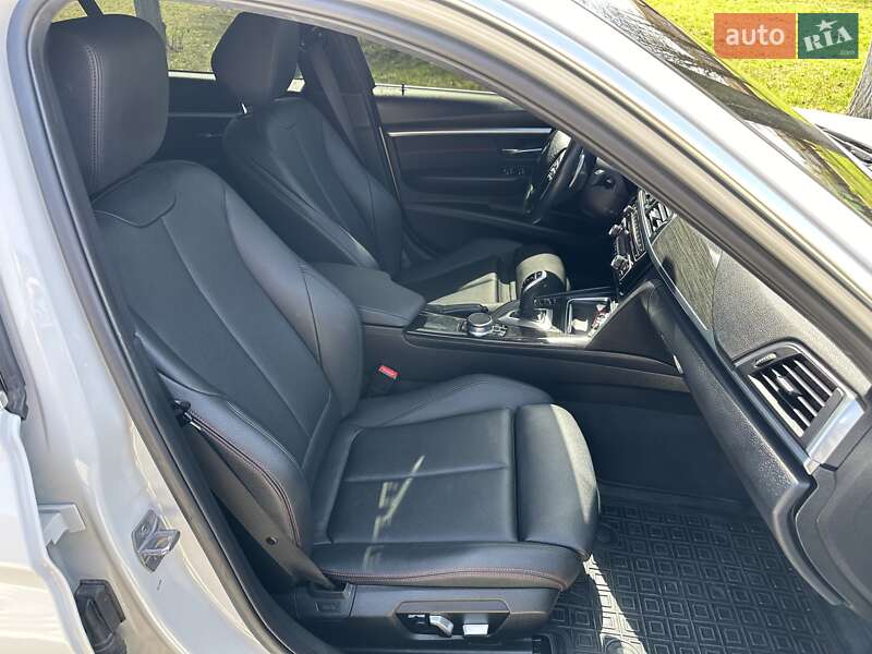 Седан BMW 3 Series 2018 в Тульчині