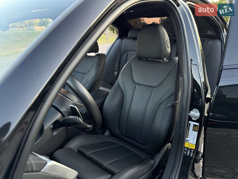 Седан BMW 3 Series 2019 в Александрие