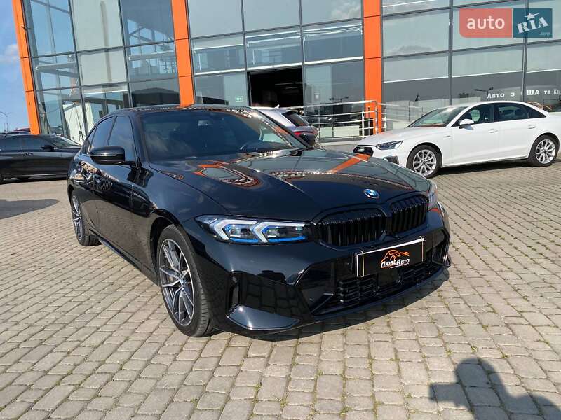 Седан BMW 3 Series 2019 в  фото Седан BMW 3 Series 2019 в