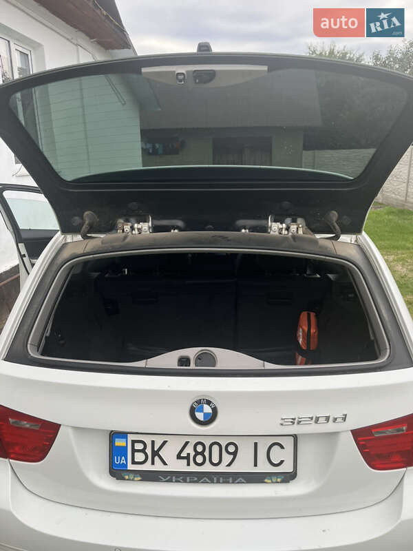 Универсал BMW 3 Series 2012 в Березному