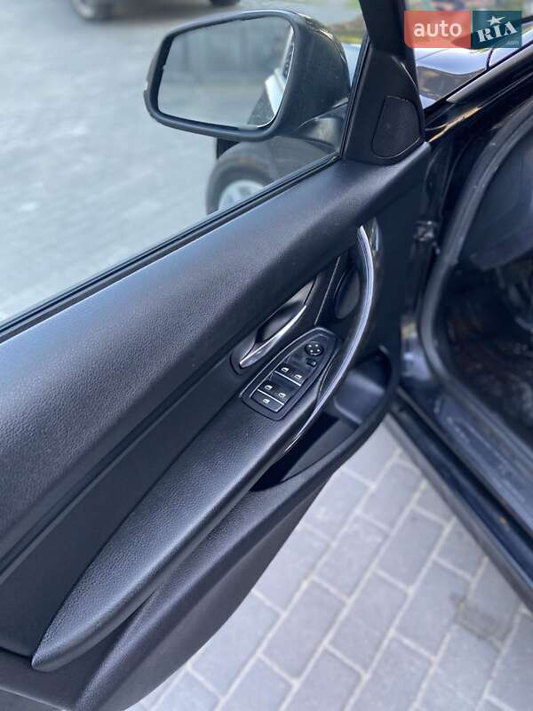 Седан BMW 3 Series 2016 в Луцке