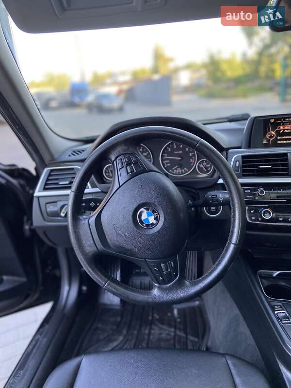 Седан BMW 3 Series 2016 в Луцке