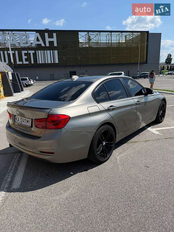 Седан BMW 3 Series 2016 в Києві