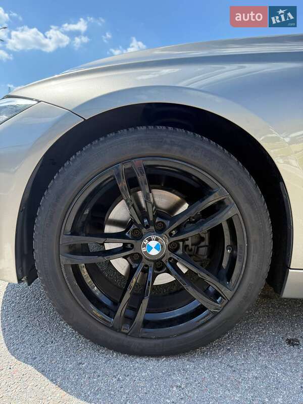 Седан BMW 3 Series 2016 в Києві