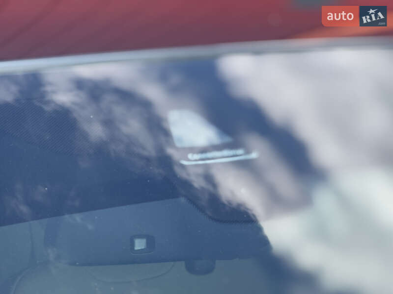 Седан BMW 3 Series 2017 в Киеве