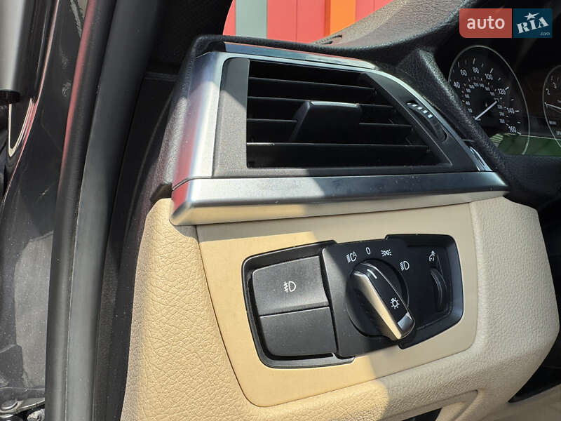 Седан BMW 3 Series 2017 в Киеве