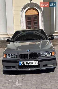 Седан BMW 3 Series 1996 в Запоріжжі