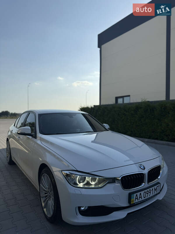 Седан BMW 3 Series 2013 в Виннице