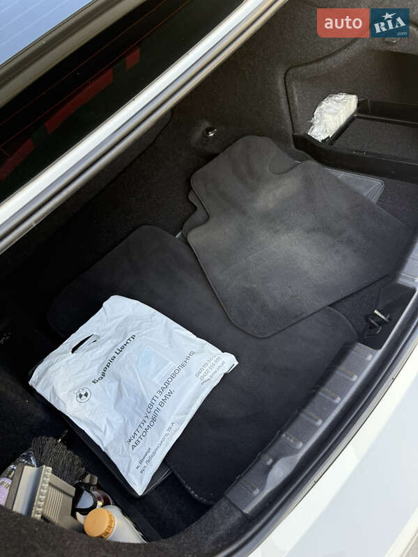 Седан BMW 3 Series 2013 в Виннице