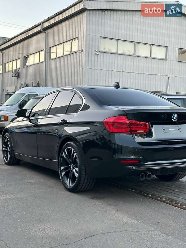 Седан BMW 3 Series 2017 в Баштанці