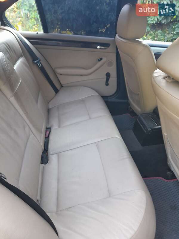 Седан BMW 3 Series 2002 в Вышгороде