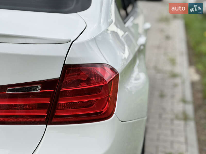 Седан BMW 3 Series 2013 в Чернівцях