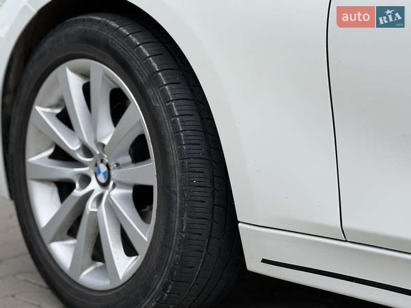 Седан BMW 3 Series 2013 в Чернівцях